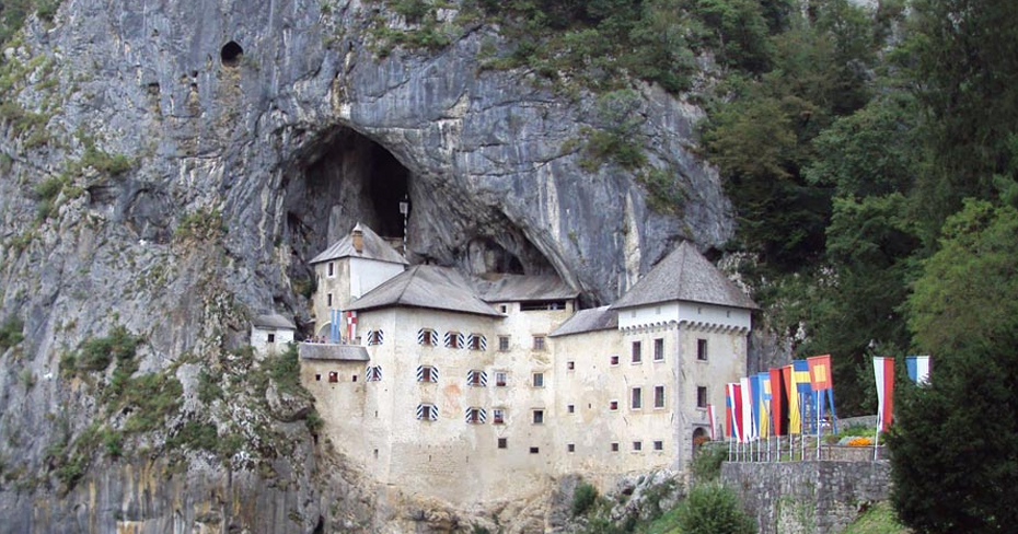 El castillo de Predjama (Eslovenia)